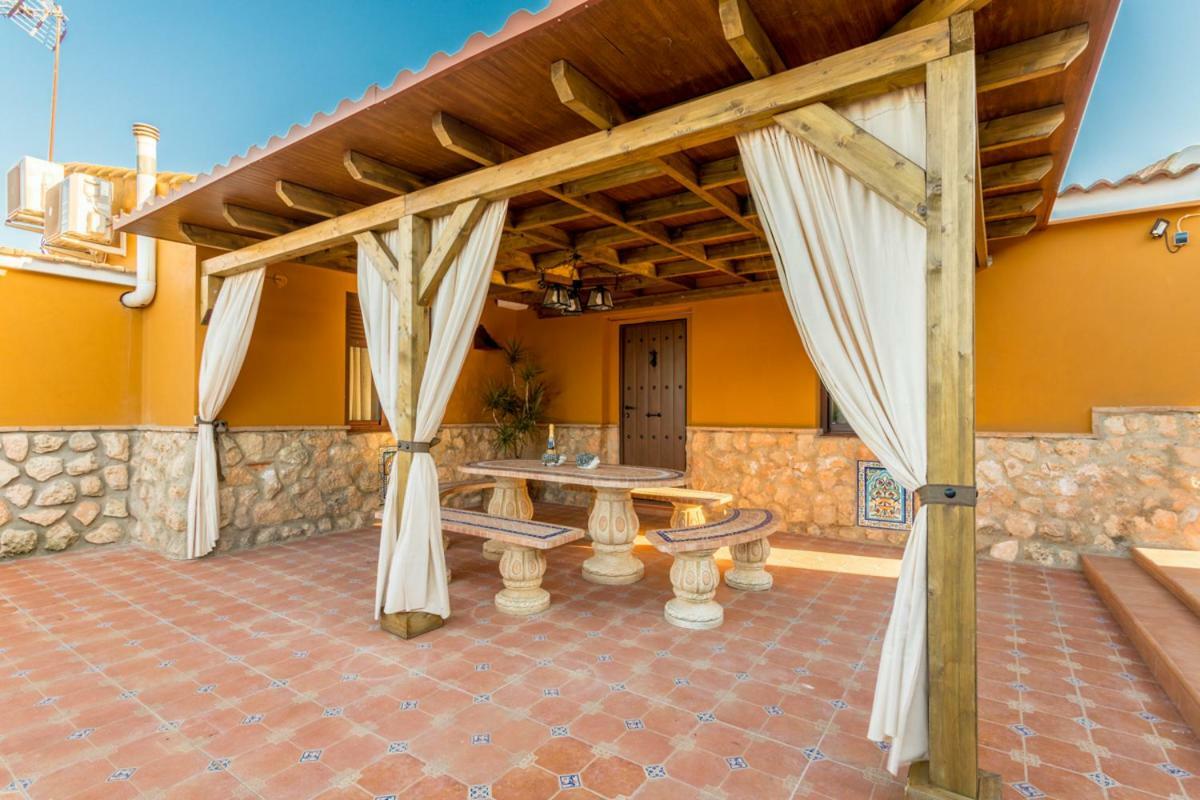 Casa Ludima Villa Fuentes de Andalucia Exterior photo